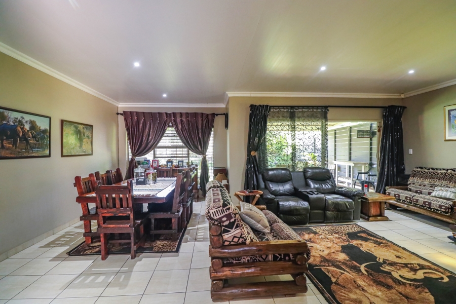 3 Bedroom Property for Sale in Flamwood North West